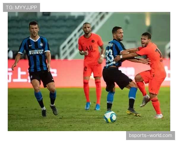 巴黎圣日耳曼内忧外患持续，战术失衡与更衣室矛盾对赛季稳定性面临考验